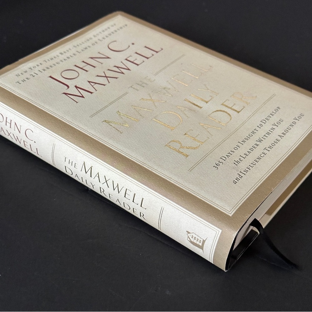 The Maxwell Daily Reader by John C. Maxwell | Personal Development | HC - Picture 3 of 11